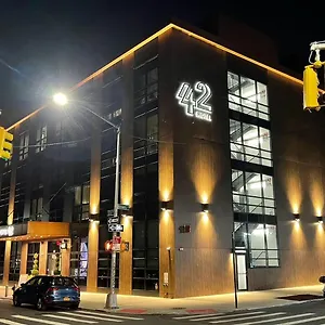 42 Williamsburg 4*, Nova Iorque Estados Unidos da América
